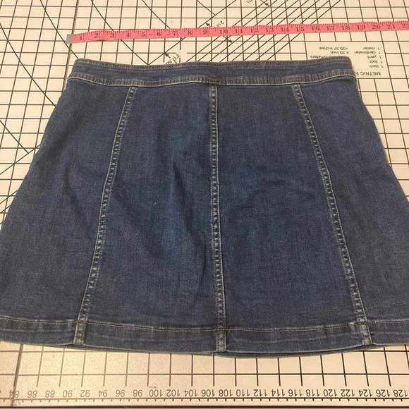 Madewell Button Front Denim Mini Skirt - Picture 3 of 6